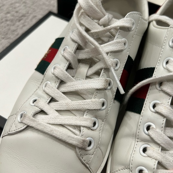 Women Gucci Sneakers - Picture 7 of 10